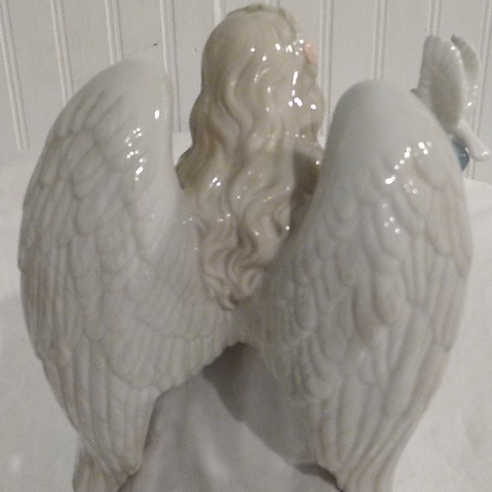 SALE Bundle Of Beautiful Angels - Picture 8 of 14
